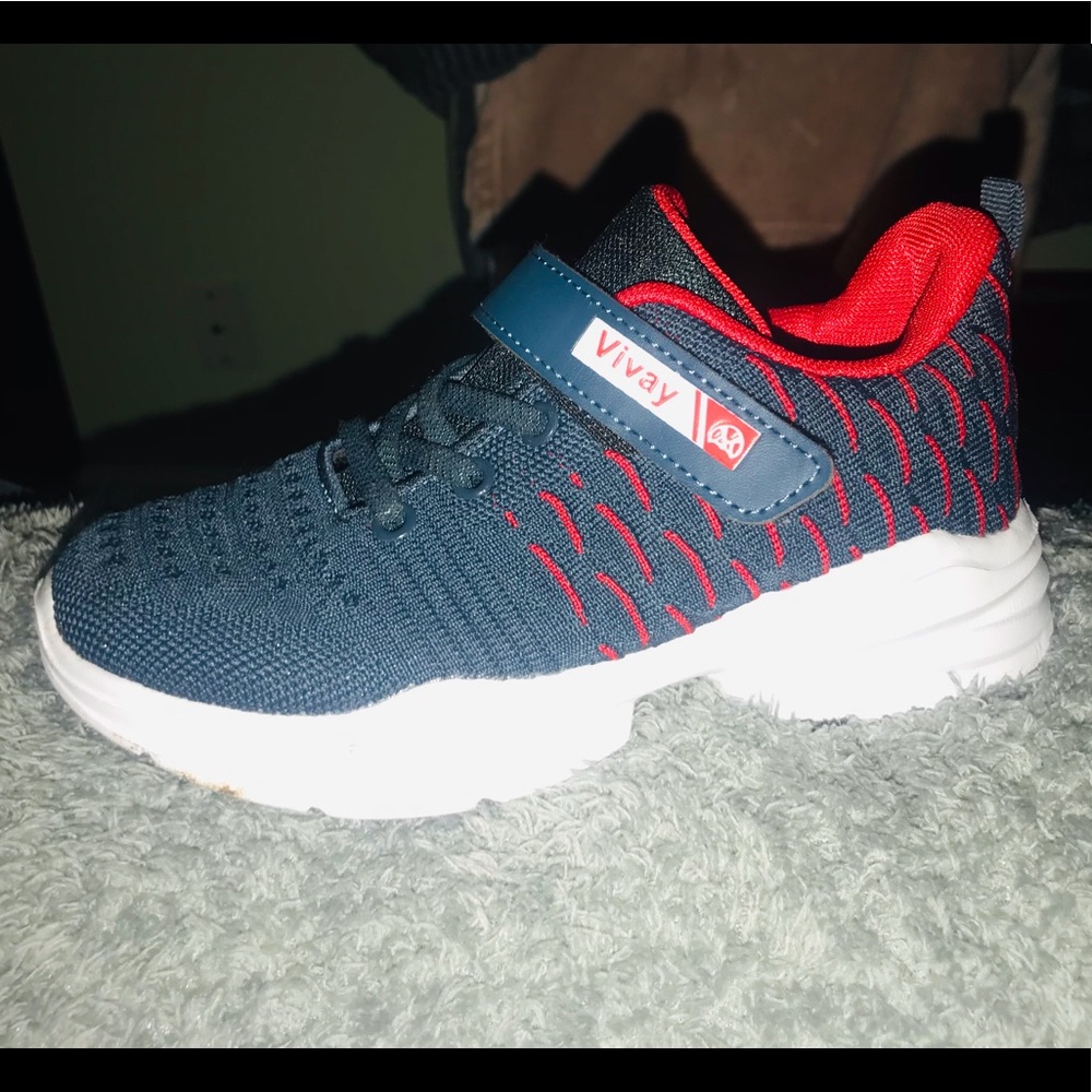 NEVER WORN (not even to try on) boys tennis/running shoes size 1